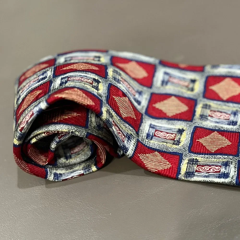 Churchill Collection Vintage Geometric Diamond Pattern Silk Tie‎ Red White Blue
